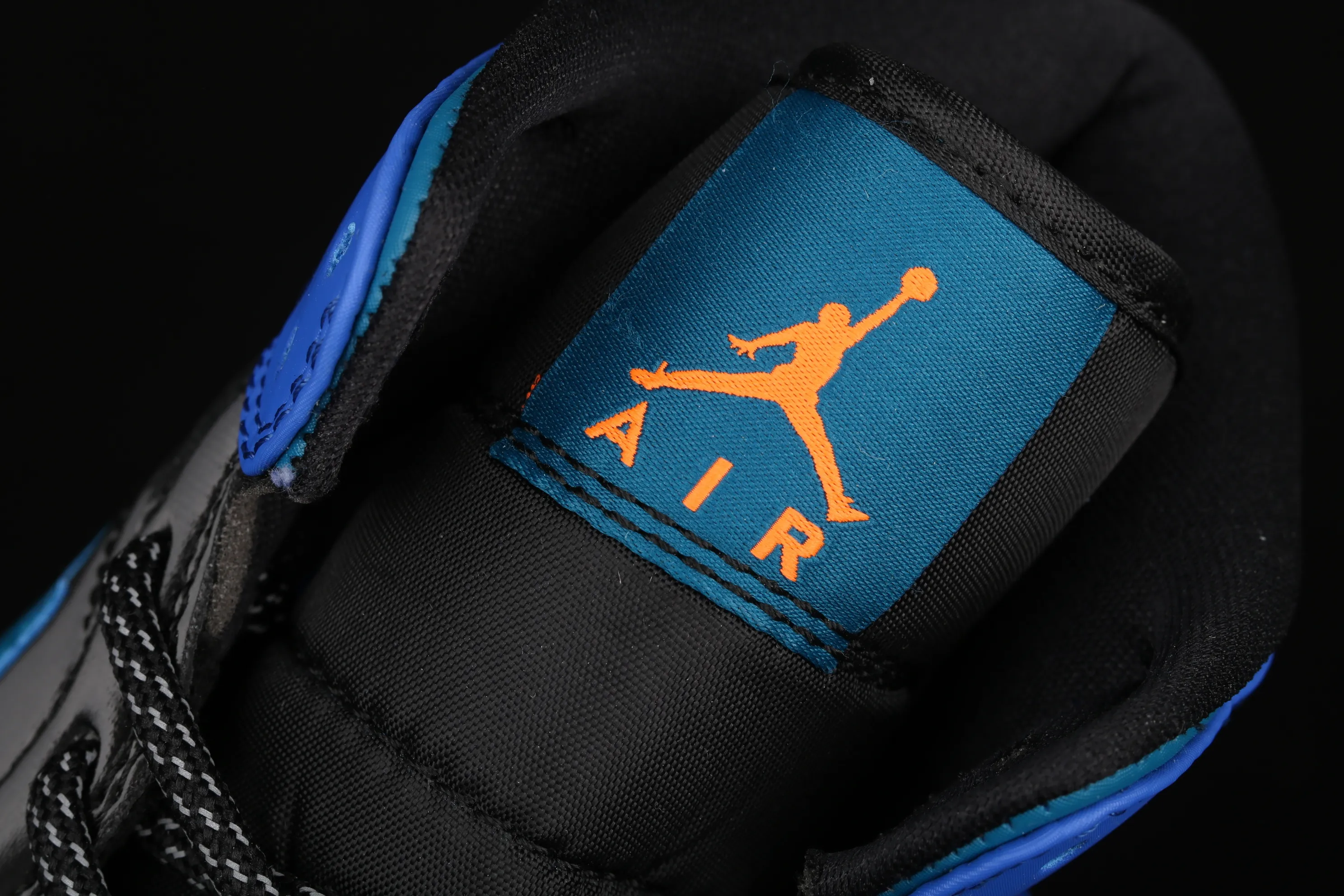 All categories Air Jordan Jordan series basketball shoes Air Jordan 1 Mid Air Jordan 1 Mid AJ1 Joe 1 patent leather black blue orange Zhongbang basketball shoes 554725-440
